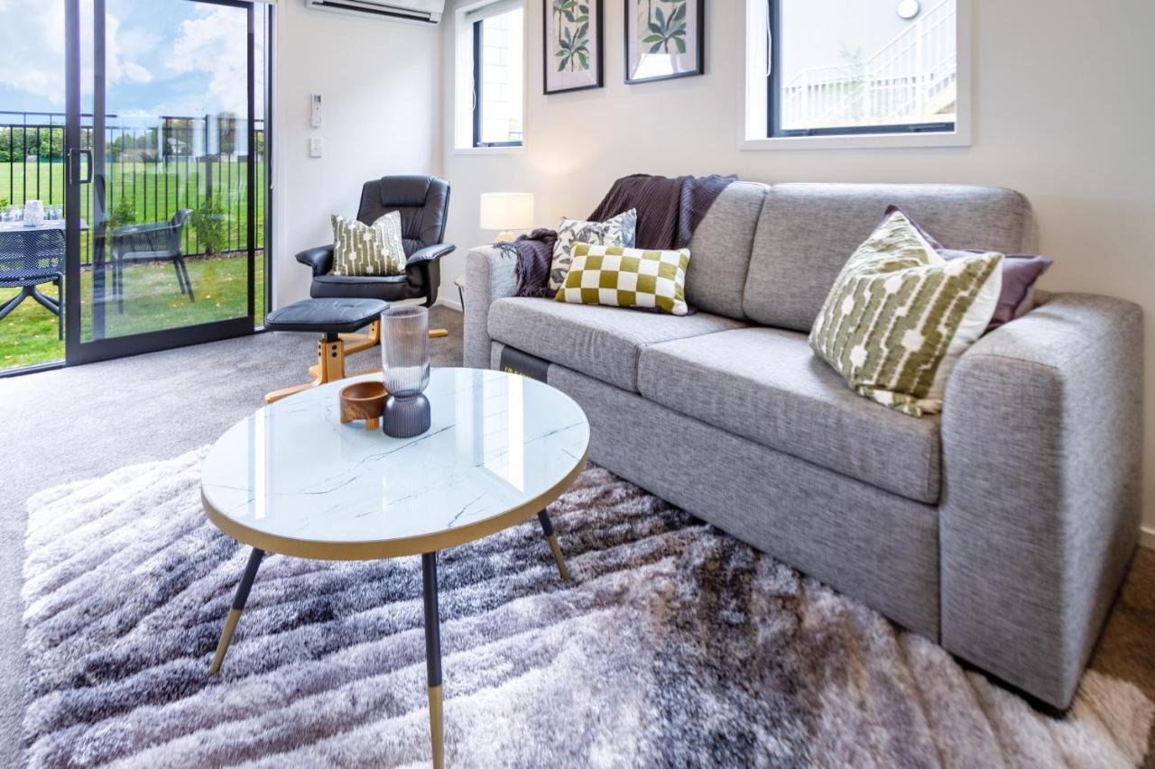 Peaceful Park View Townhouse 2 Bed W/Carpark Apartment ไครสต์เชิร์ช ภายนอก รูปภาพ